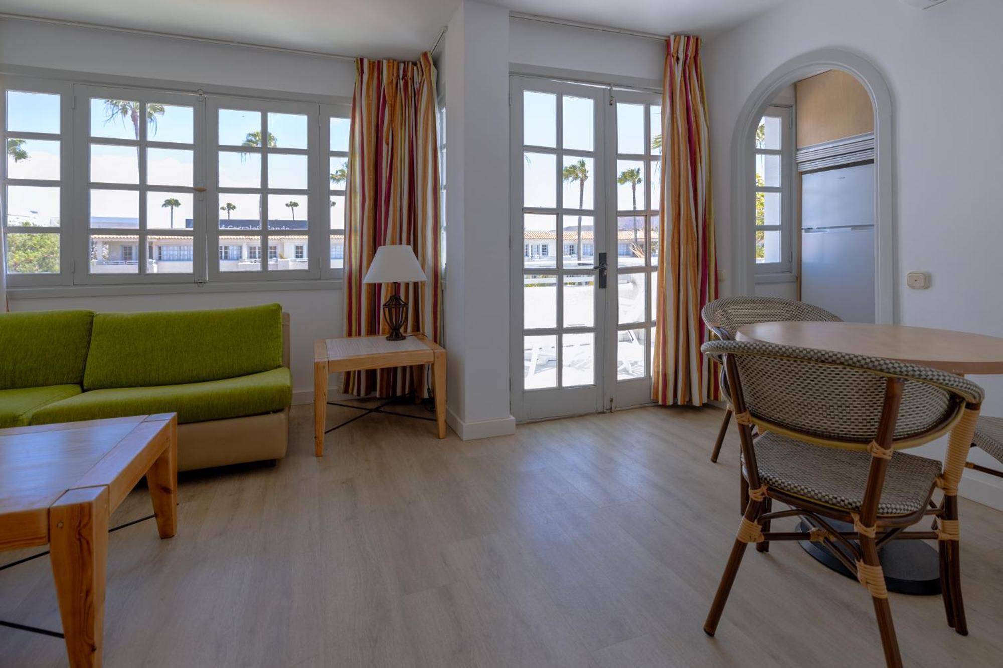 Fuentepark Apartments คอร์ราเลโฮ ภายนอก รูปภาพ